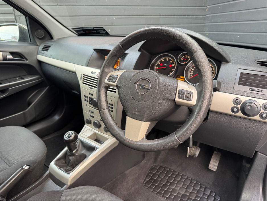 2008 Opel Astra CLUB 1.4 I 16V 5DR €2,495