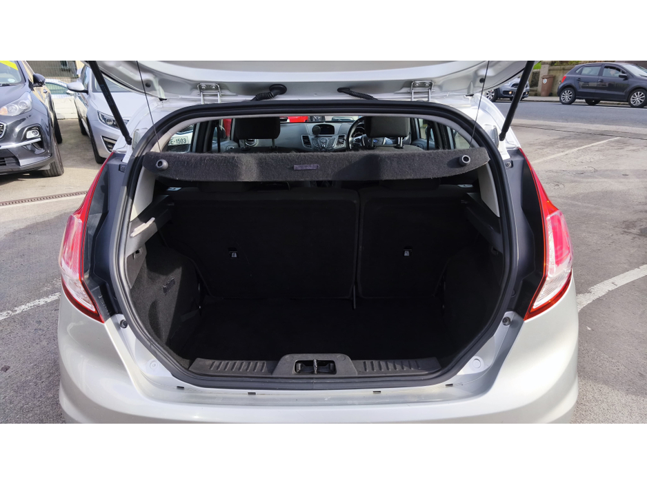 2017 Ford Fiesta - image 11