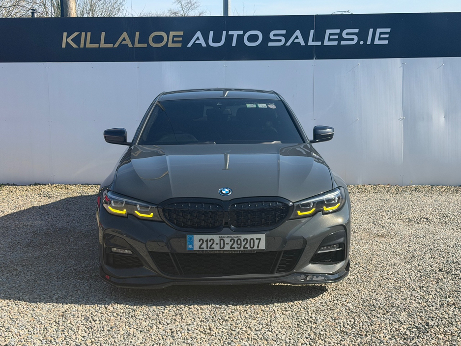 2021 BMW 3 Series - image 2