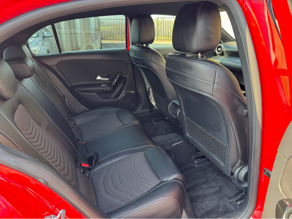 2019 Mercedes-Benz 180 - image 13