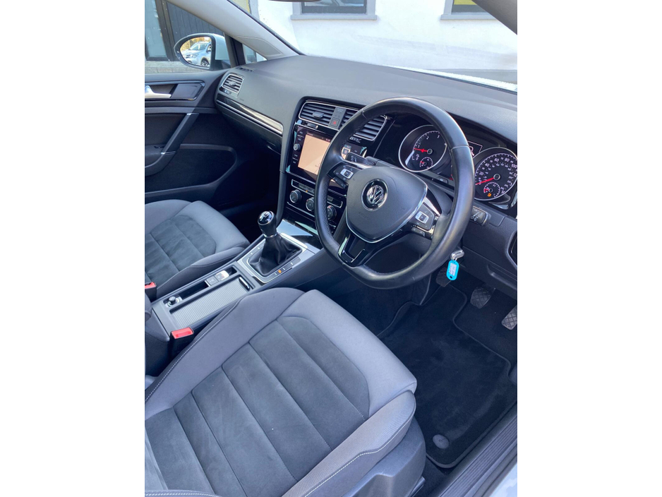 2019 Volkswagen Golf - image 15