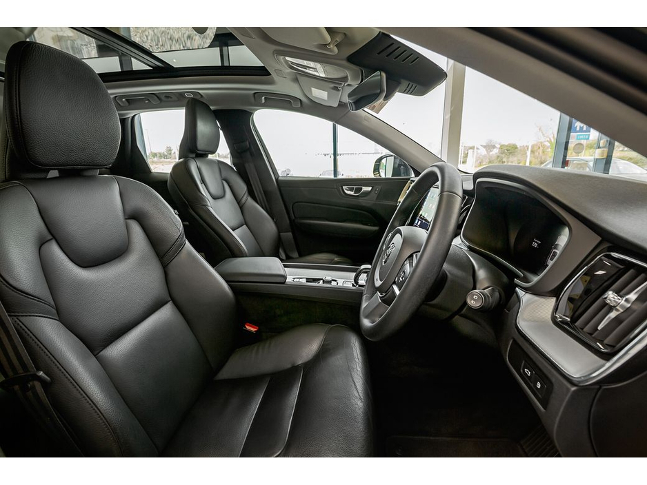 2023 Volvo XC60 - image 22