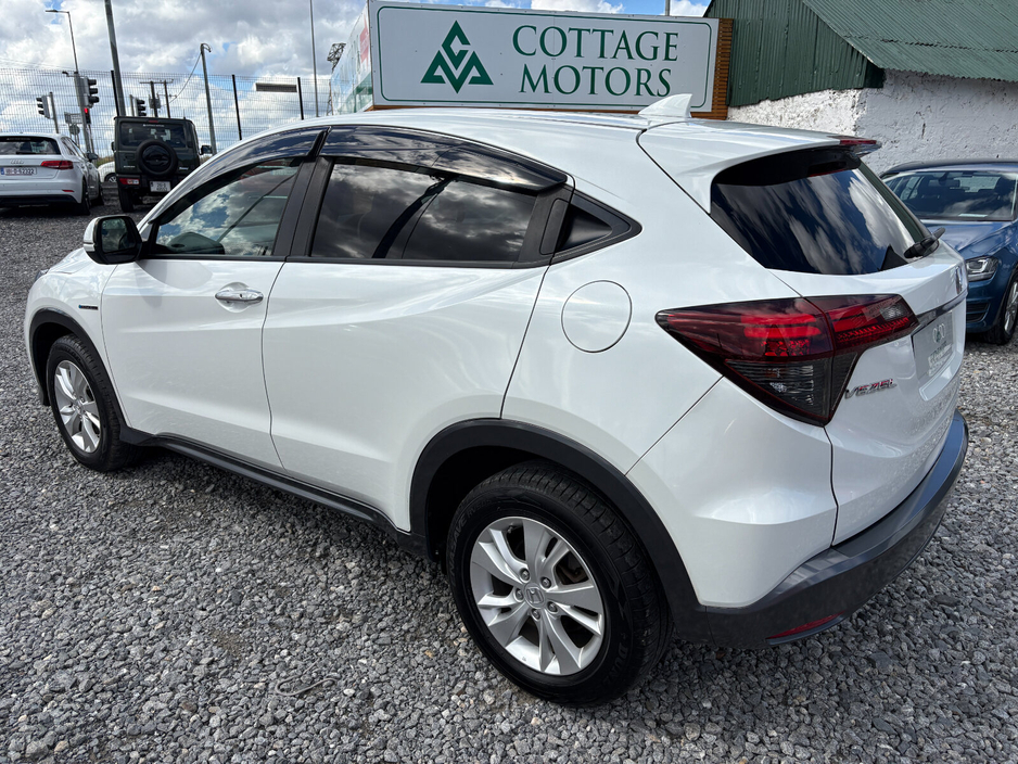 2019 Honda Vezel - image 9