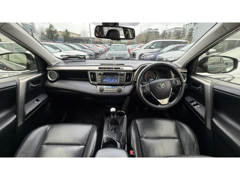 2015 Toyota Rav4 - image 14