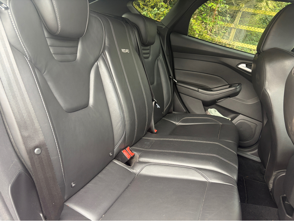 2017 Ford Focus - image 14