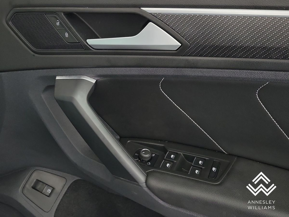 2023 Volkswagen Tiguan Tiguan R-Line Tsi Phev €38,950