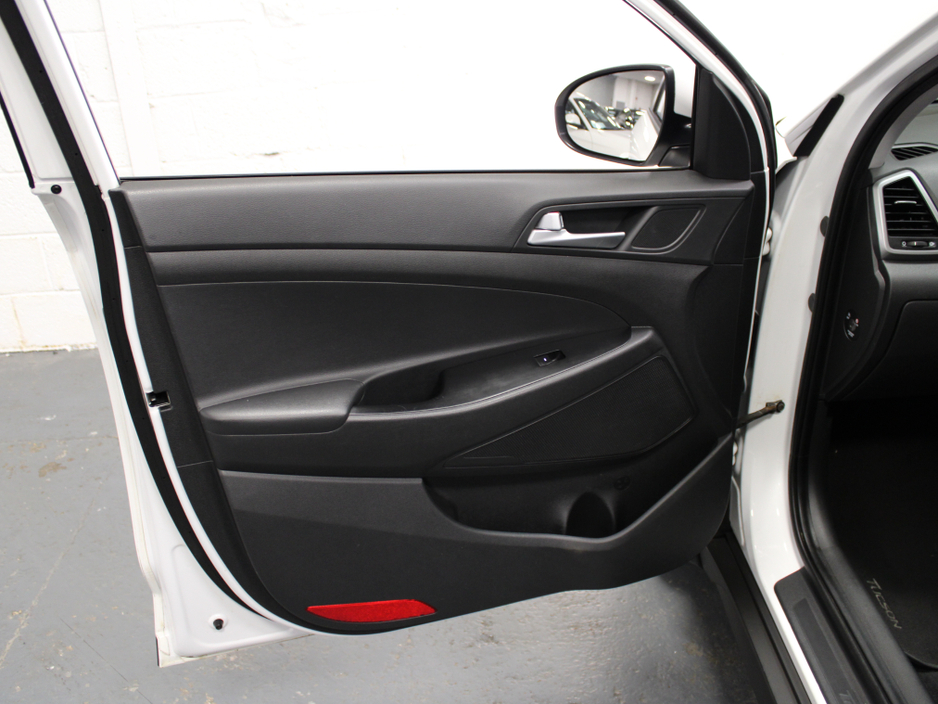 2017 Hyundai Tucson - image 30