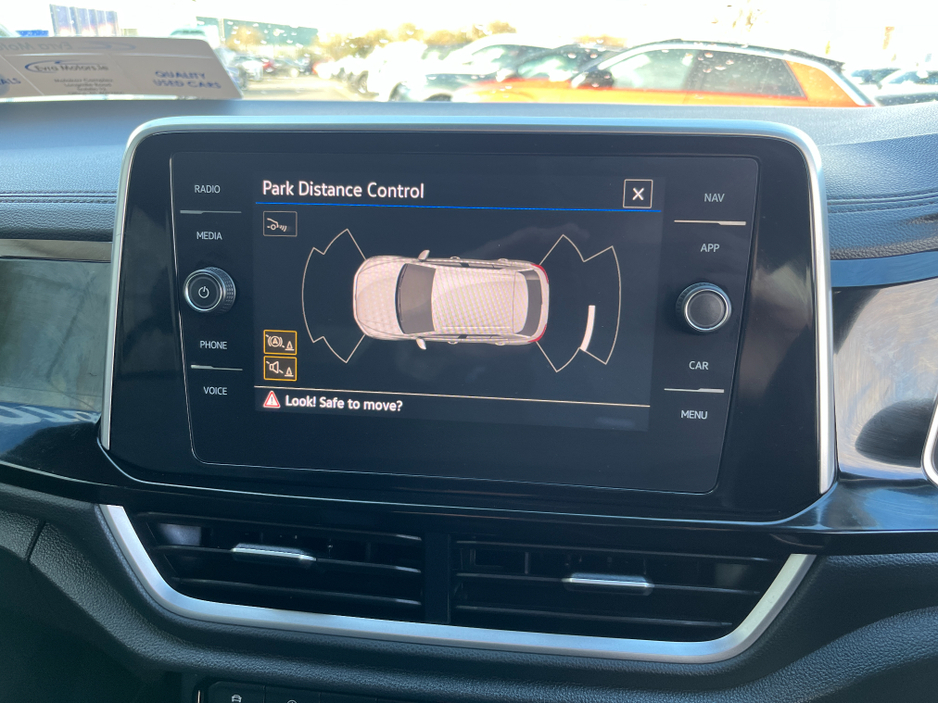 2024 Volkswagen T-Roc - image 19