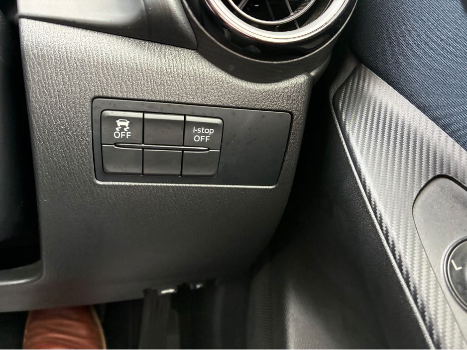 2015 Mazda Demio - image 13