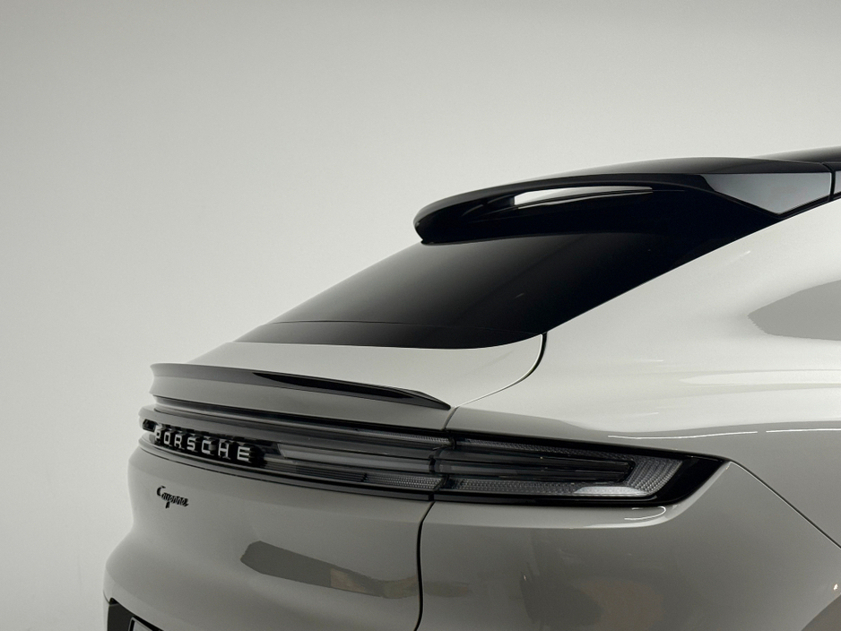 2024 Porsche Cayenne - image 10