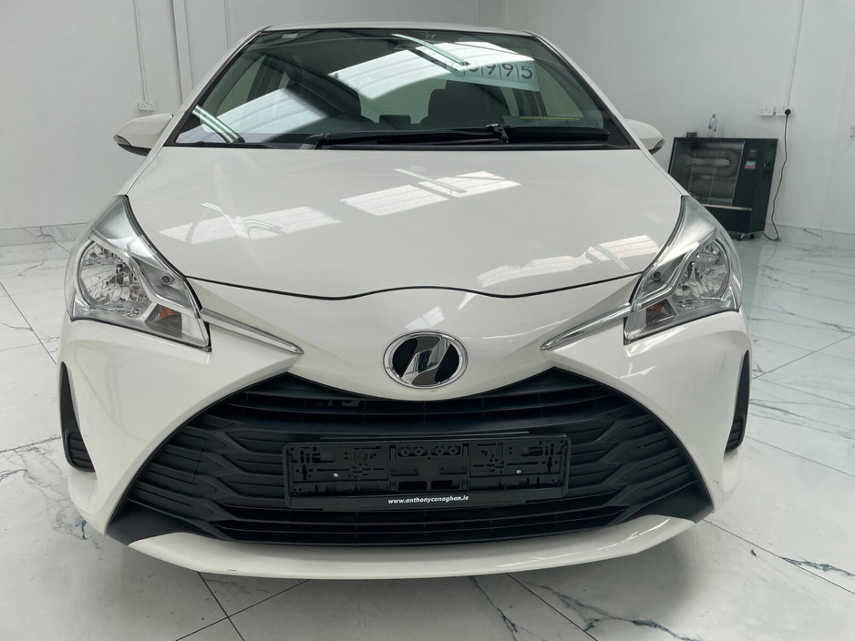 2018 Toyota Yaris - image 8