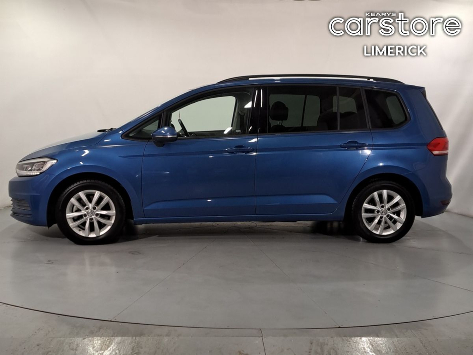 2016 Volkswagen Touran - image 6