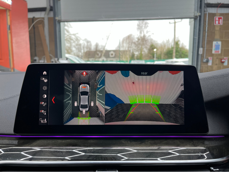 2018 BMW 5 Series - image 22