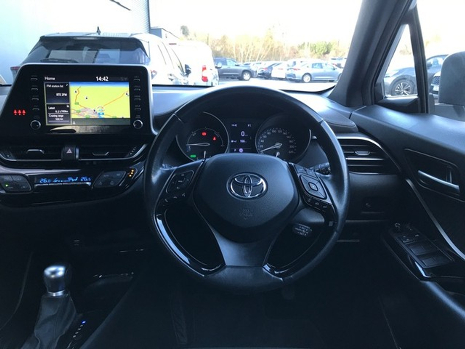 2022 Toyota C-HR - image 9