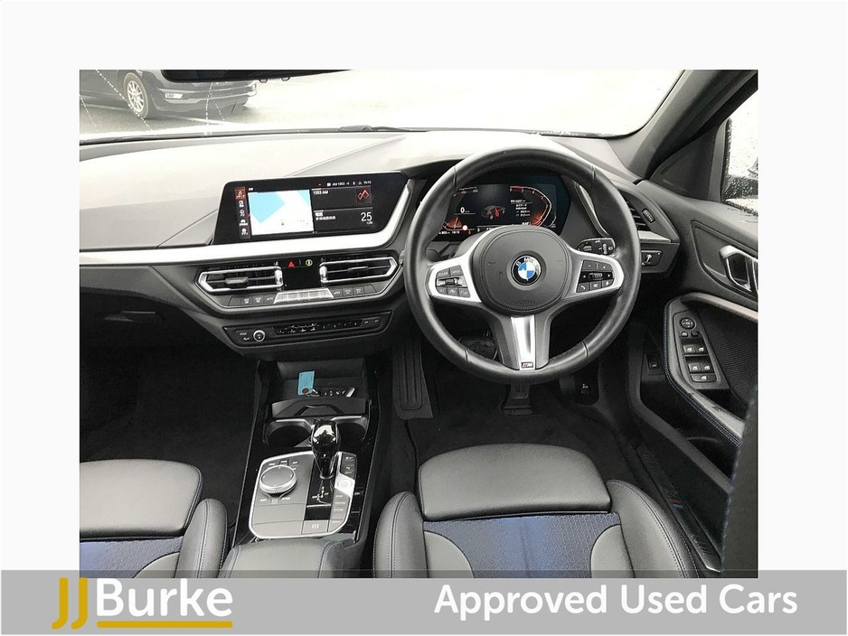 2023 BMW 1 Series - image 9