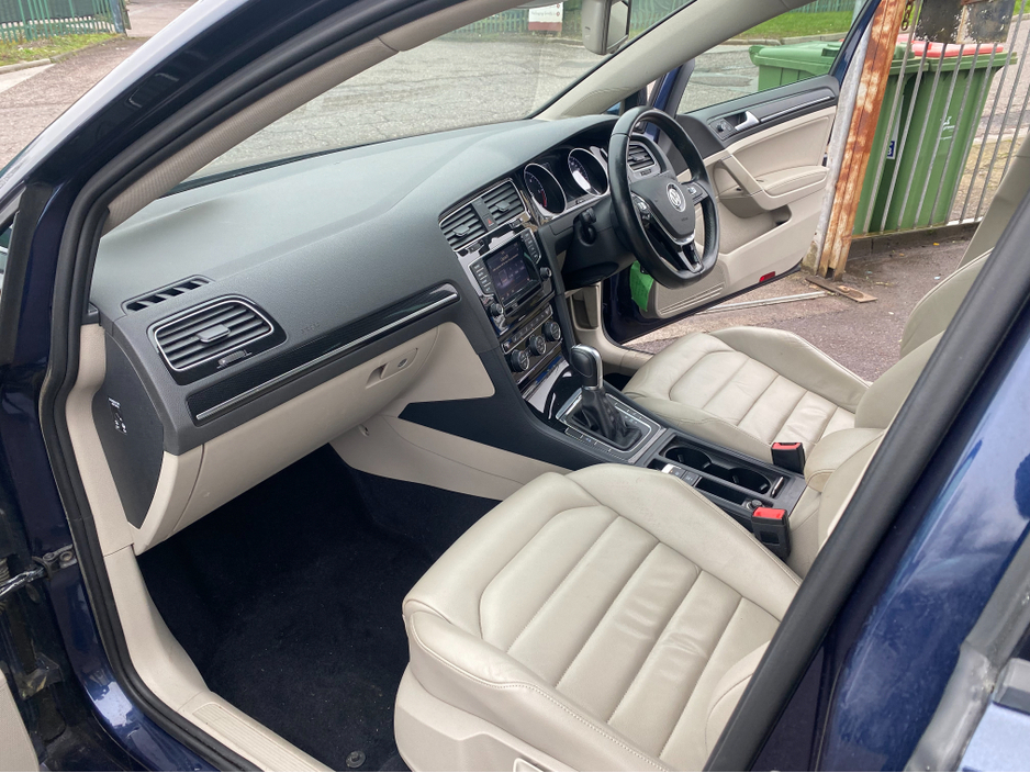 2015 Volkswagen Golf - image 12