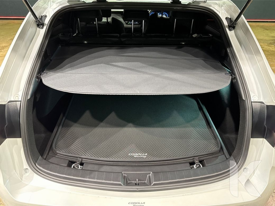 2023 Toyota Corolla - image 12