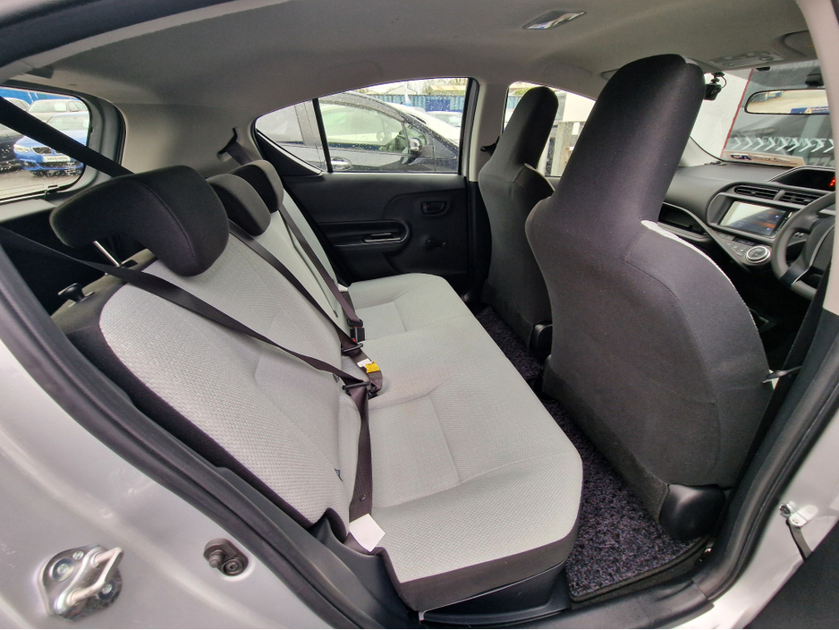 2016 Toyota Aqua - image 30