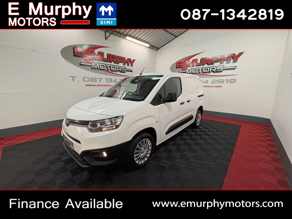 2021 Toyota Proace - image 8