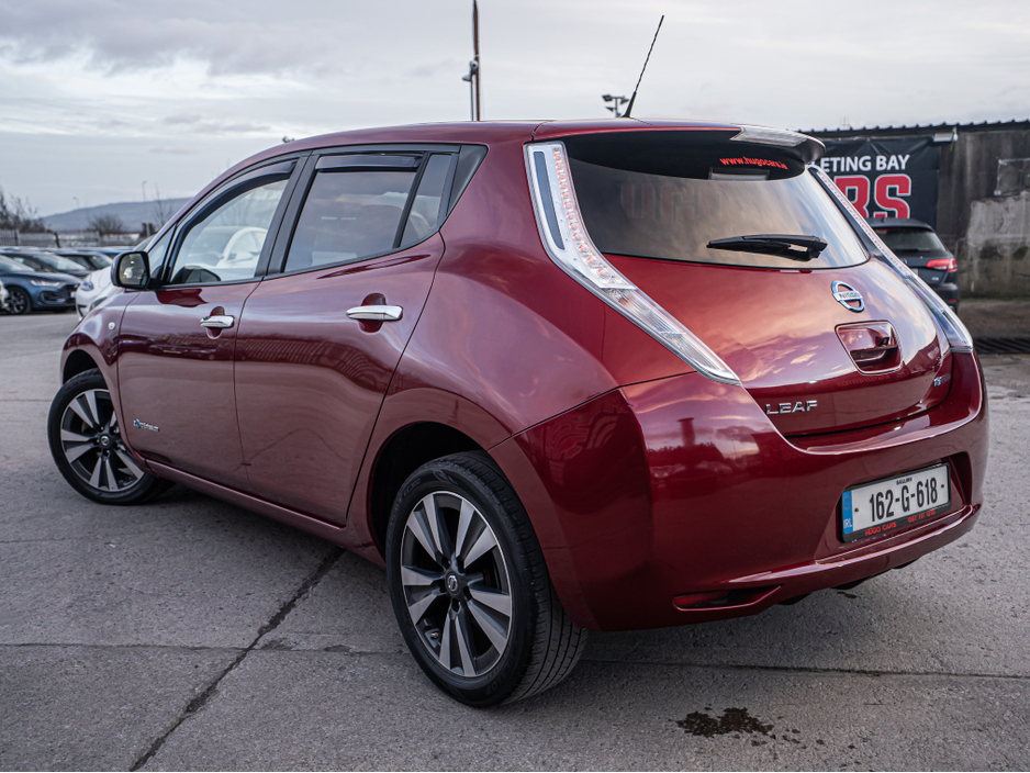 2016 Nissan Leaf - image 4