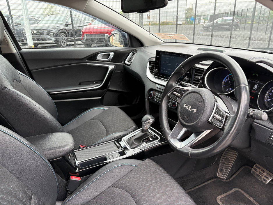 2022 Kia Ceed - image 12