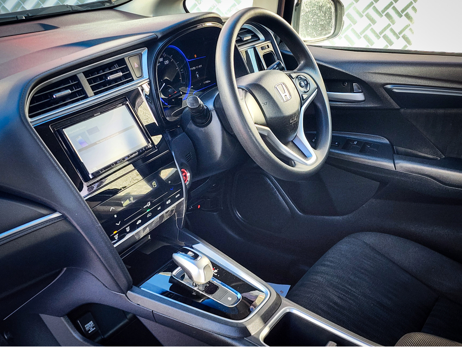 2019 Honda Shuttle Hybrid 5 seater €13,950