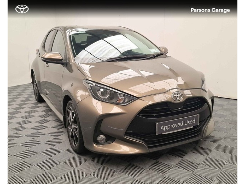 2023 Toyota Yaris  €22,995