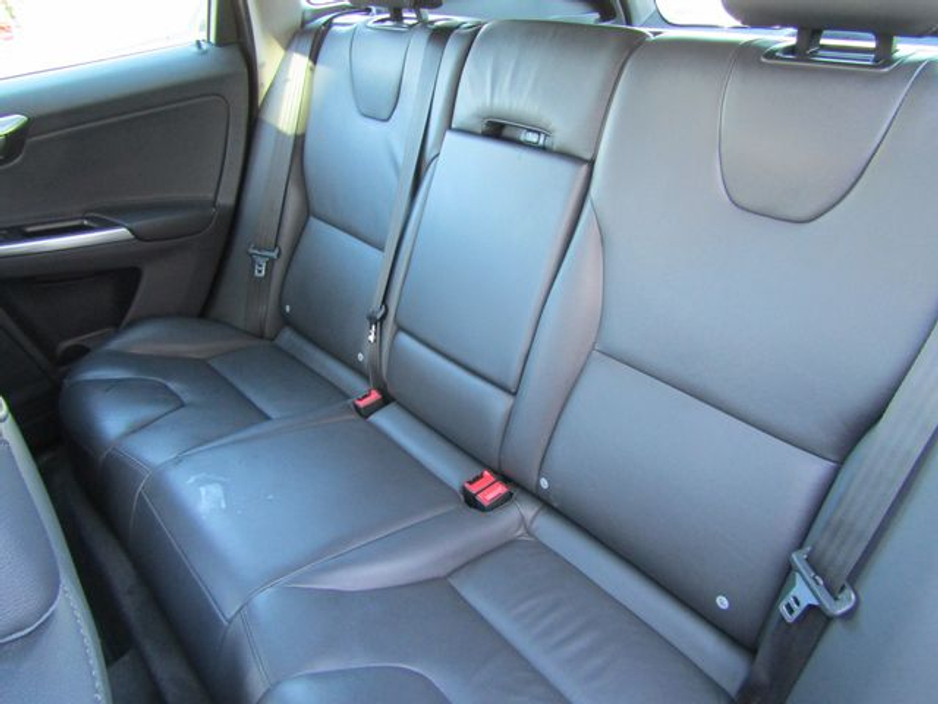 2014 Volvo XC60 - image 16