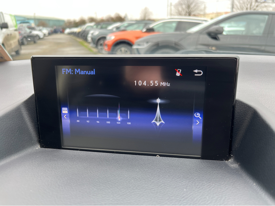 2017 Lexus CT 200 h SPORT AUTOMATIC 1.8 PETROL //SAT NAV//REVERSE CAMERA//HALF LEATHER SEATS//