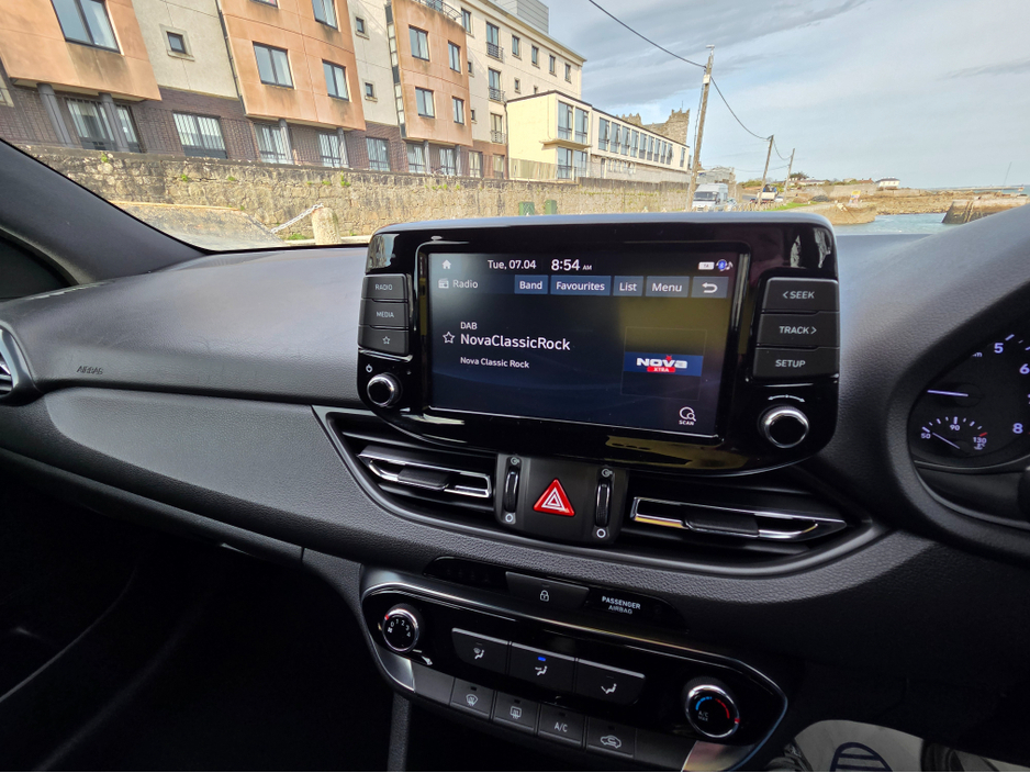 2022 Hyundai i30 - image 25