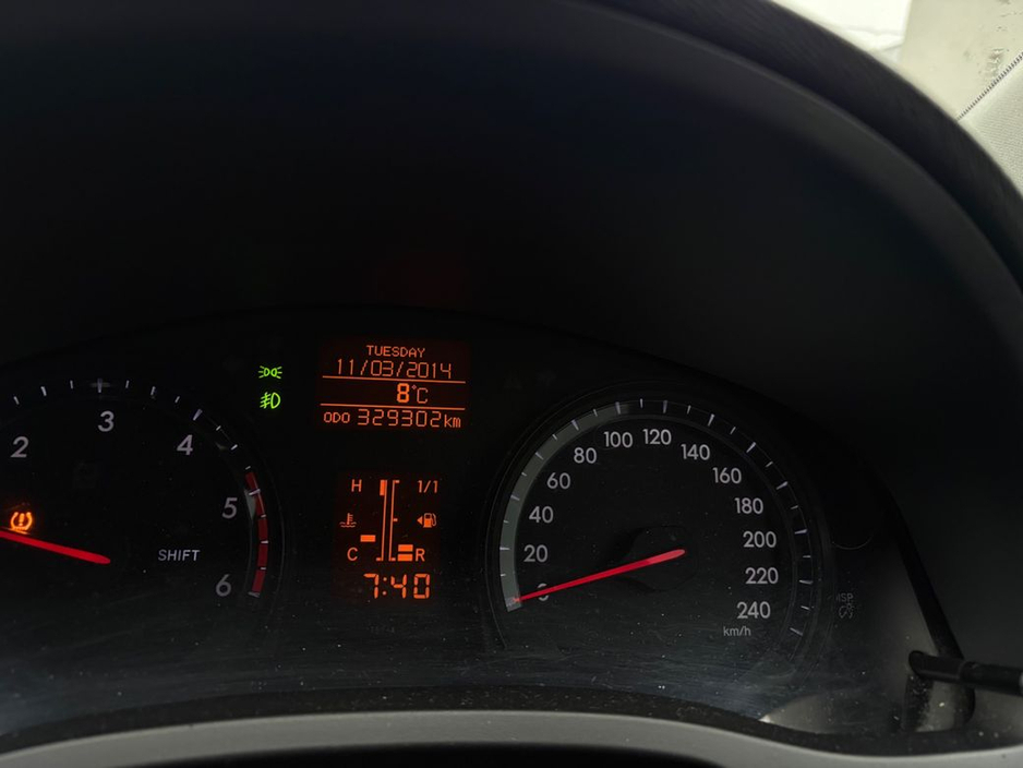 2014 Toyota Avensis - image 6