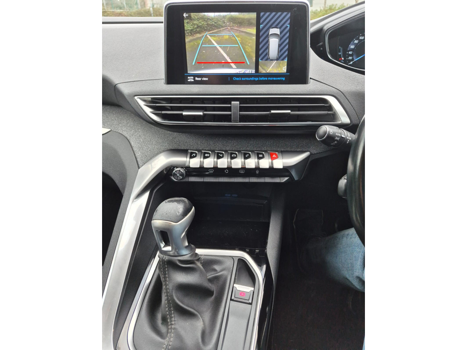 2019 Peugeot 5008 - image 14