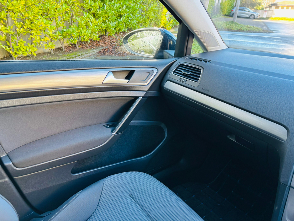 2016 Volkswagen Golf  €12,950