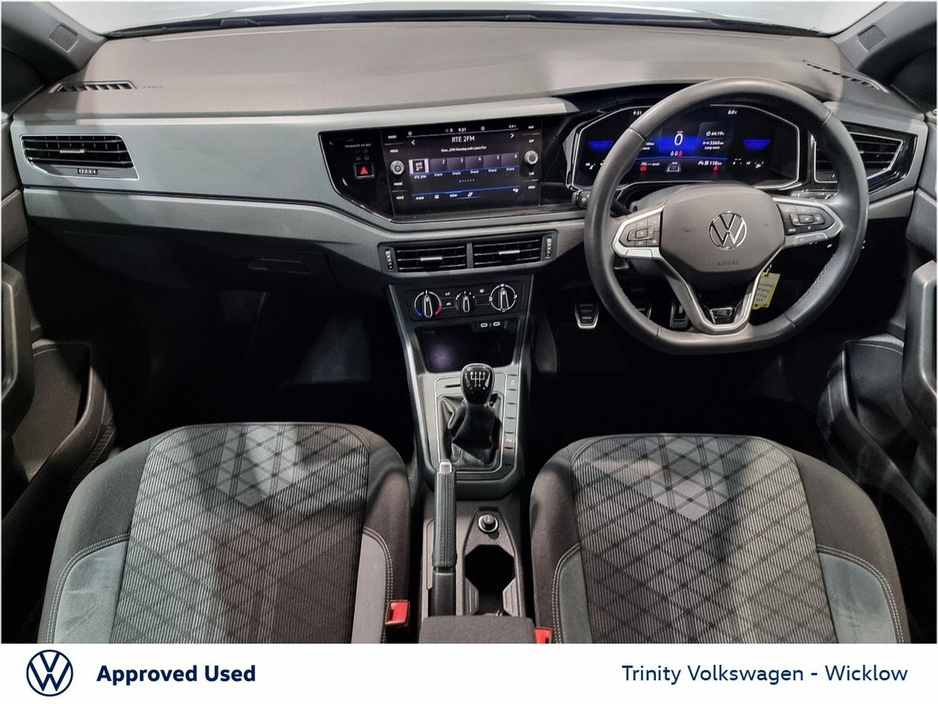 2024 Volkswagen Polo - image 2