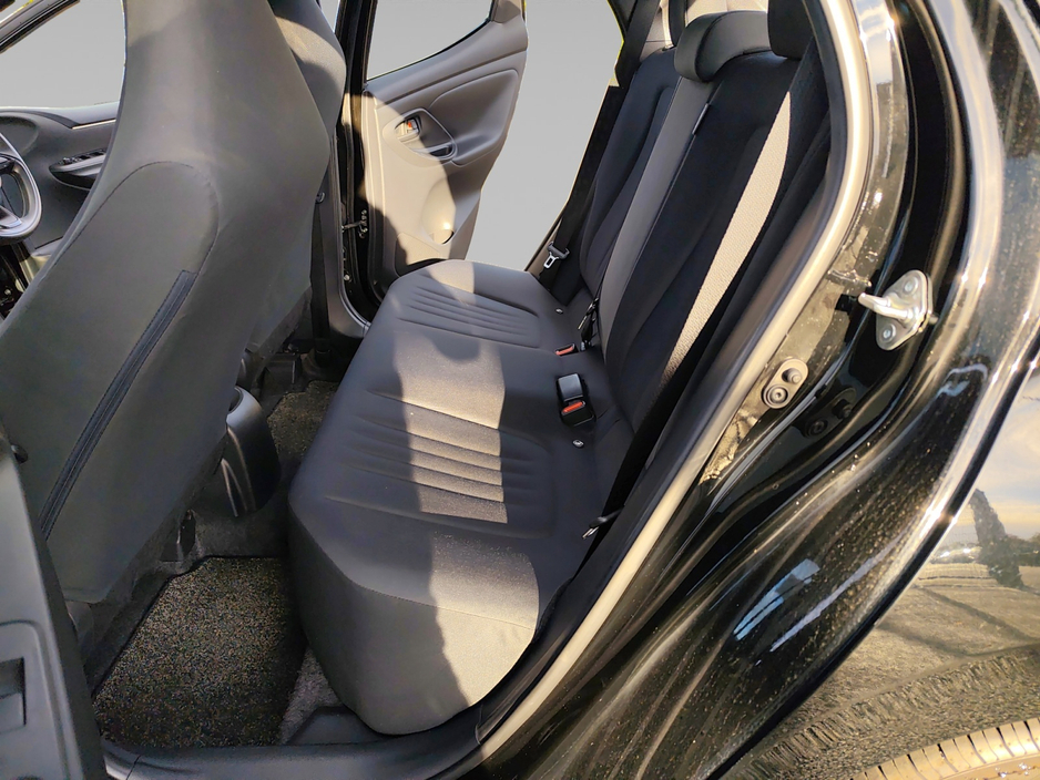 2020 Toyota Yaris - image 14