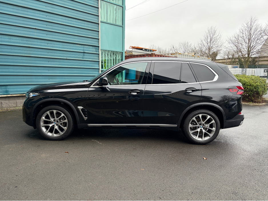 2025 BMW X5 - image 8