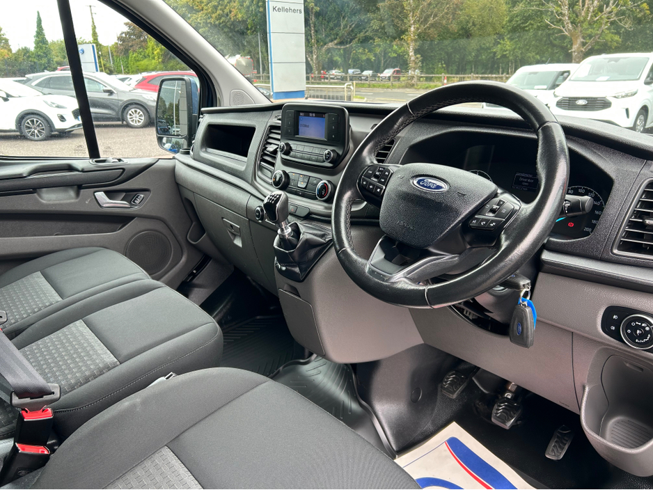 2018 Ford Transit Custom - image 9