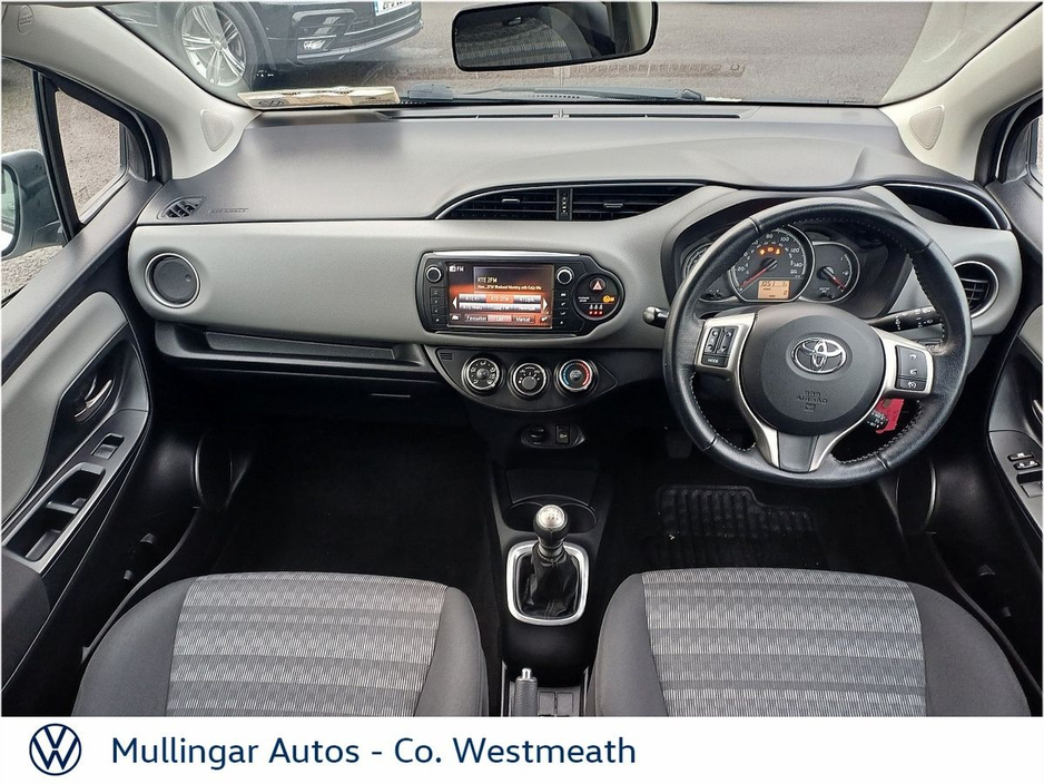 2017 Toyota Yaris - image 2