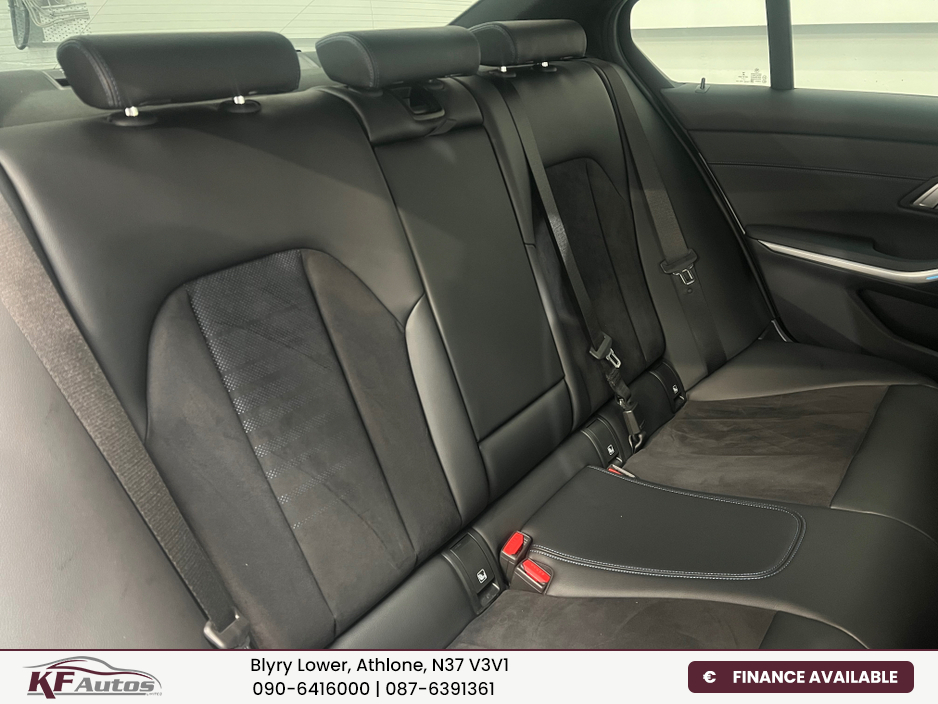 2023 BMW 3 Series - image 19