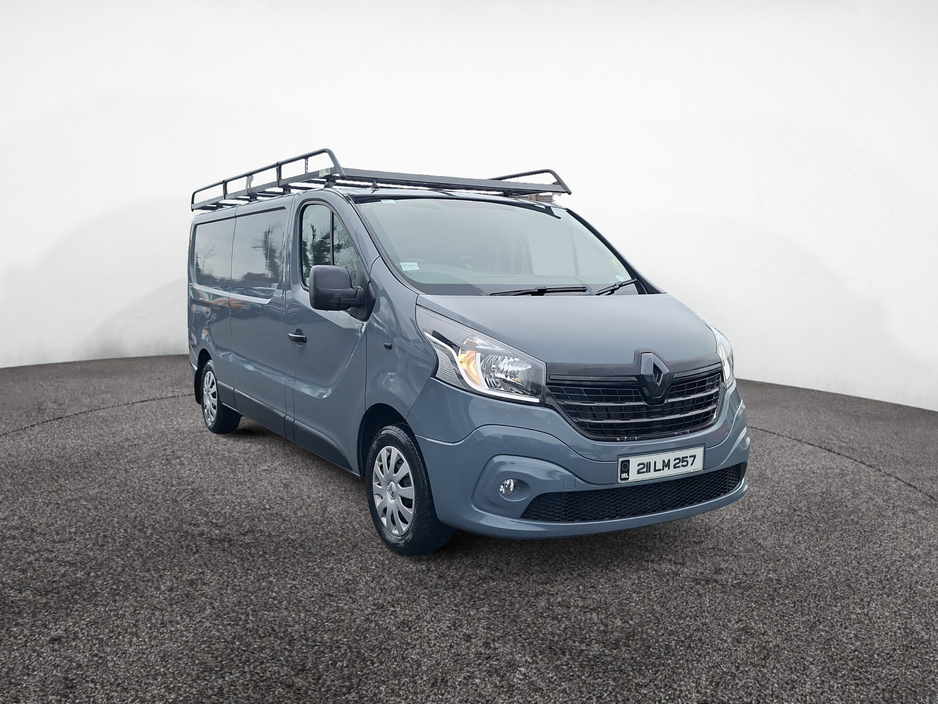 2021 Renault Trafic - image 2