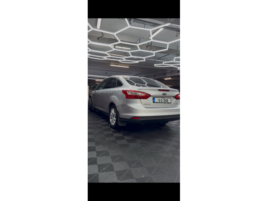 2011 Ford Focus - image 5