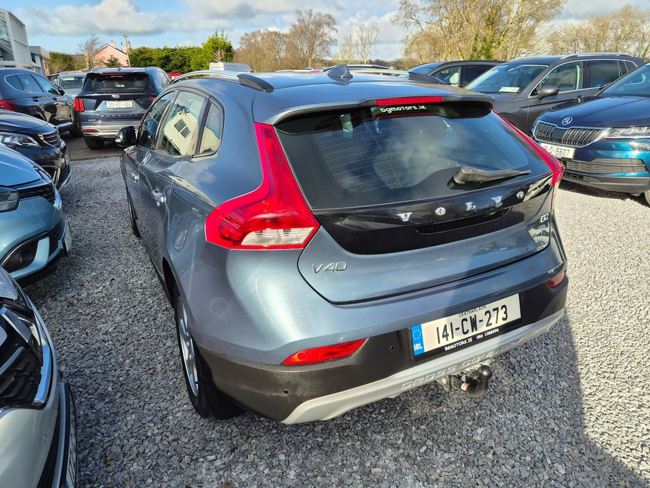 2014 Volvo V40 - image 5