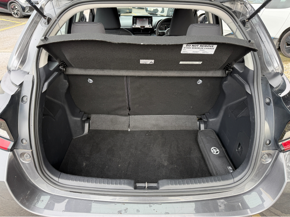 2023 Toyota Yaris - image 22