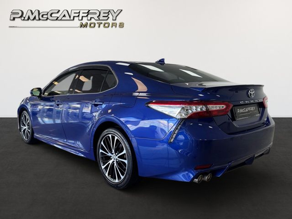 2020 Toyota Camry - image 7