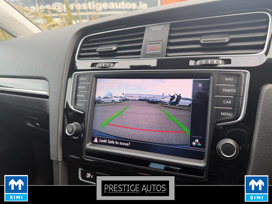 2014 Volkswagen Golf - image 20