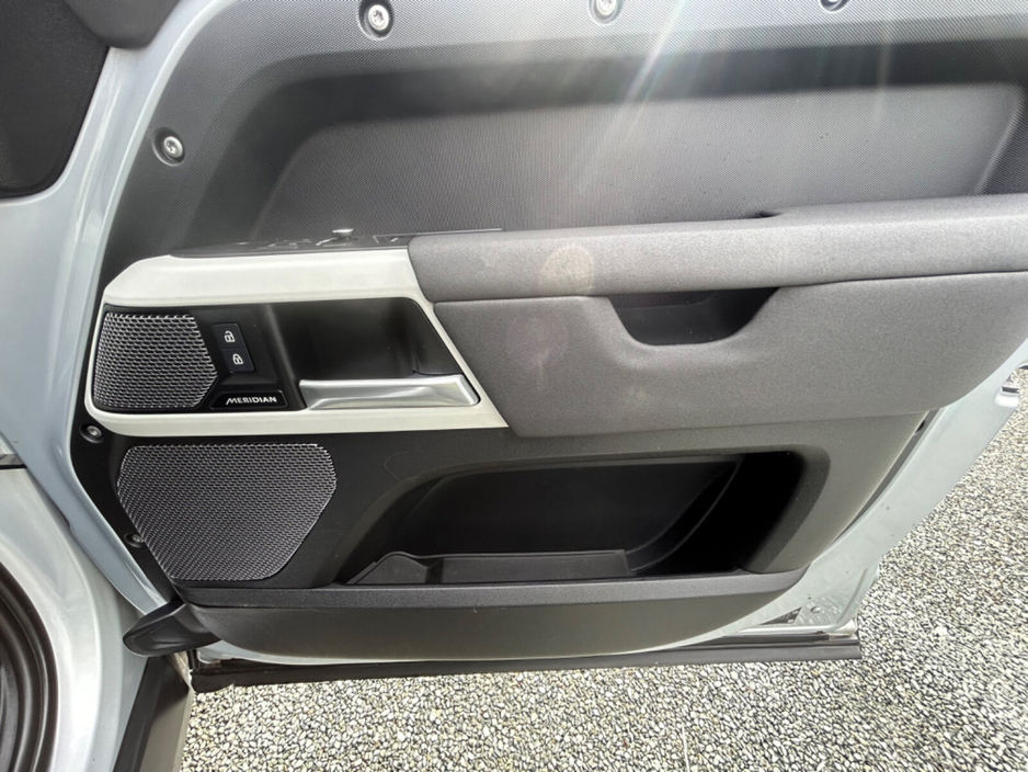 2023 Land Rover Defender - image 39