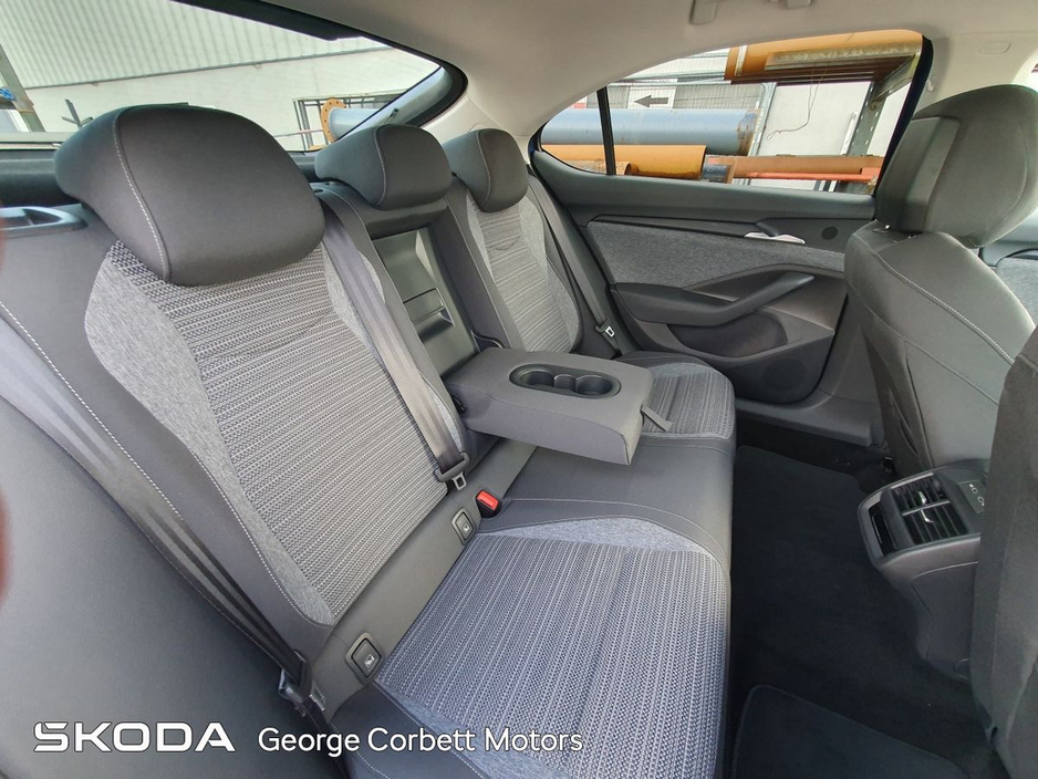 2026 Skoda Superb - image 7