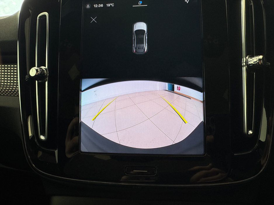 2026 Volvo EC40 - image 8