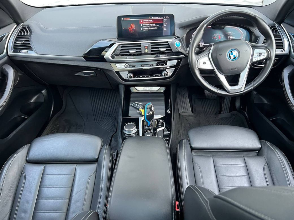 2022 BMW iX3 IX3 // OPENING PAN ROOF // LEATHER HEATED SEATS // DIGITAL CLUSTER // APPLE CARPLAY/ANDROID AUTO €25,900