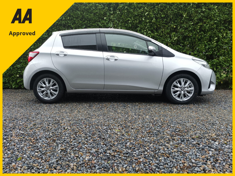 2017 Toyota Yaris TOP SPEC ULTIMA 1.3 PETROL AUTOMATIC WITH ONLY 23,136kms FACTORY IMMOBILISER PROXIMITY KEYS PUSH BUTTON START MULTI FUNCTION STEERING WHEEL REVERSE CAMERA ANDROID AUTO & APPLE CAR PLAY 2 YEARS NCT €13,995